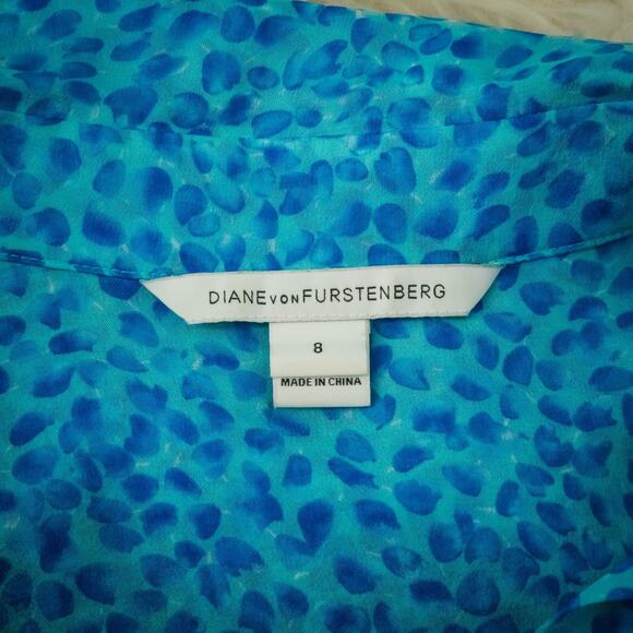 Diane Von Furstenberg Size 8 Blue Print Lorelei Two Collared Button Front Down T - Picture 4 of 9